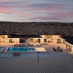 The Beachhouse in the Desert
