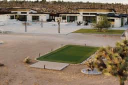 The Beachhouse in the Desert - Image 2