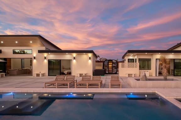 The Beachhouse in the Desert